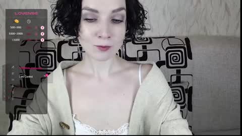Snapshot of tinawincee chatting on February 9, 2025, 5:50 am Tina online show from February 9, 2025, 5:50 am
