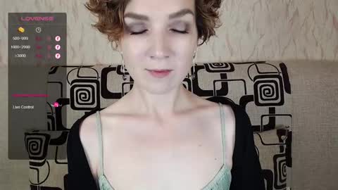 Snapshot of tinawincee chatting on September 11, 2025, 5:40 am Tina online show from September 11, 2025, 5:40 am