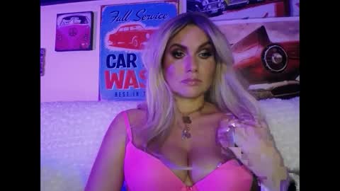 Snapshot of tinkerbell822 chatting on February 12, 2025, 5:37 pm tinkerbell822 online show from February 12, 2025, 5:37 pm