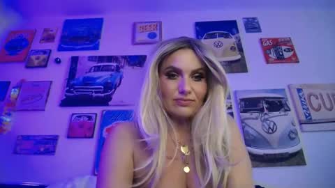 Snapshot of tinkerbell822 chatting on March 10, 2025, 4:35 pm tinkerbell822 online show from March 10, 2025, 4:35 pm