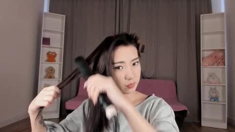 Snapshot of tinki_winkii chatting on November 5, 2025, 6:35 am Tina online show from November 5, 2025, 6:35 am