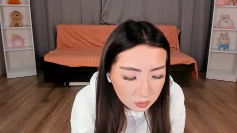 Snapshot of tinki_winkii chatting on November 17, 2025, 11:16 am Tina online show from November 17, 2025, 11:16 am