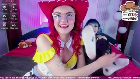 Snapshot of tiny__emmy chatting on December 13, 2024, 11:50 pm Emmy blue berry1 online show from December 13, 2024, 11:50 pm