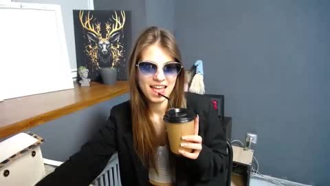 Gloria online show from March 10, 2025, 7:21 am