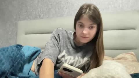 Gloria online show from November 17, 2025, 4:29 am