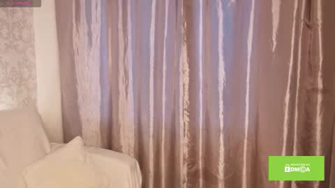 Snapshot of tiny_lilyy chatting on November 25, 2025, 6:35 am Lily online show from November 25, 2025, 6:35 am