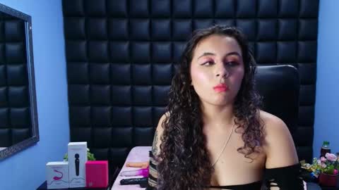 Snapshot of tiny_love_ chatting on November 28, 2025, 3:20 am tiny online show from November 28, 2025, 3:20 am