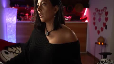 Snapshot of tiny_panther chatting on February 11, 2025, 1:10 am Ana Molly online show from February 11, 2025, 1:10 am