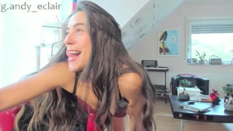 Snapshot of tiny_williams chatting on September 18, 2025, 6:48 am Tiny online show from September 18, 2025, 6:48 am