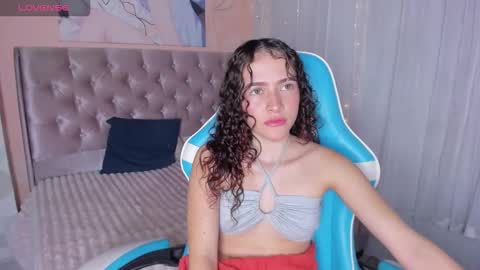 tinysophi online show from November 10, 2025, 12:31 am