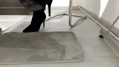 Snapshot of tired33 chatting on January 12, 2025, 2:41 pm Anna online show from January 12, 2025, 2:41 pm