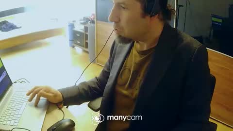 Snapshot of tirolerboy27 chatting on October 7, 2025, 12:13 pm Tirolerboy27 online show from October 7, 2025, 12:13 pm