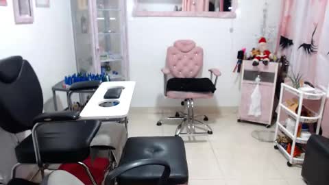 DIVA online show from December 16, 2025, 11:21 pm