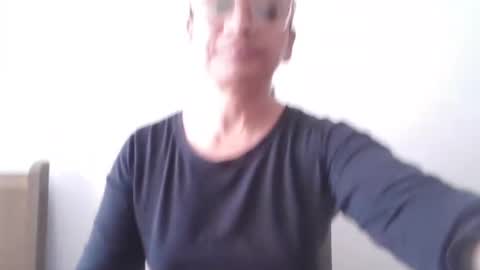 Snapshot of titssmall123 chatting on December 25, 2024, 2:13 pm Ester online show from December 25, 2024, 2:13 pm