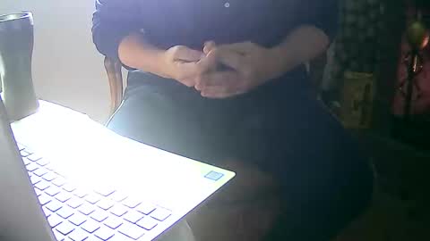 Snapshot of tobikoyuzu chatting on December 27, 2024, 1:07 pm Tobiko online show from December 27, 2024, 1:07 pm