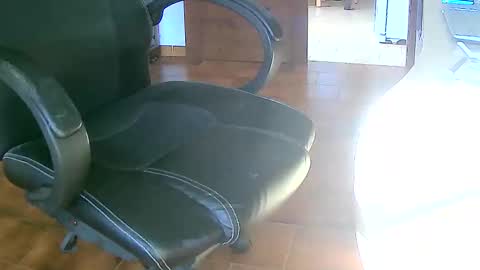 Snapshot of tobikoyuzu chatting on January 10, 2025, 3:37 pm Tobiko online show from January 10, 2025, 3:37 pm