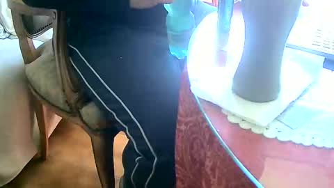 Snapshot of tobikoyuzu chatting on January 17, 2025, 12:31 pm Tobiko online show from January 17, 2025, 12:31 pm