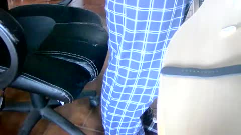 Snapshot of tobikoyuzu chatting on January 23, 2025, 4:59 pm Tobiko online show from January 23, 2025, 4:59 pm