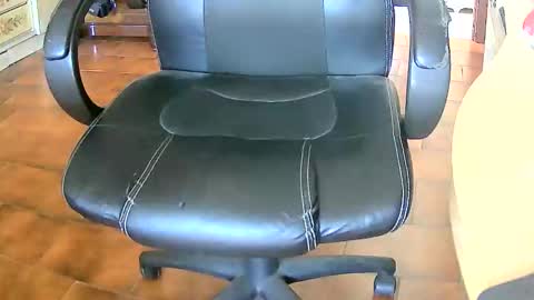 Snapshot of tobikoyuzu chatting on February 12, 2025, 2:10 pm Tobiko online show from February 12, 2025, 2:10 pm