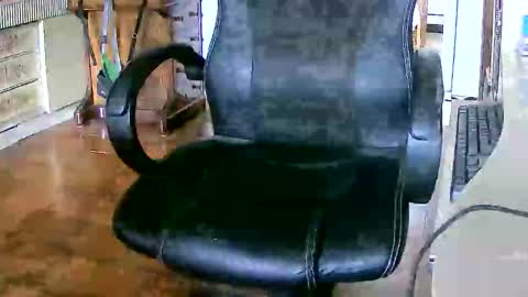 Snapshot of tobikoyuzu chatting on October 16, 2025, 12:28 pm Tobiko online show from October 16, 2025, 12:28 pm