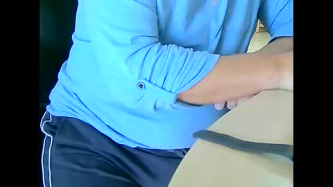 Snapshot of tobikoyuzu chatting on November 25, 2025, 2:50 pm Tobiko online show from November 25, 2025, 2:50 pm