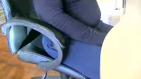 Snapshot of tobikoyuzu chatting on November 27, 2025, 1:13 pm Tobiko online show from November 27, 2025, 1:13 pm