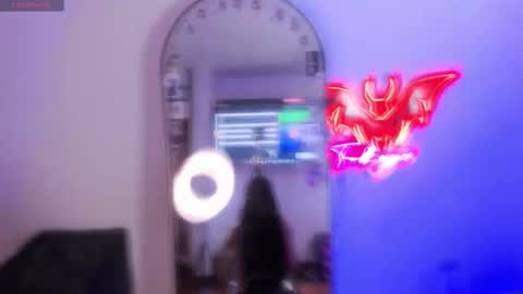   Independent model online show from September 13, 2025, 12:10 am