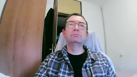 Snapshot of tolon408472 chatting on January 8, 2025, 4:11 pm tolon408472 online show from January 8, 2025, 4:11 pm