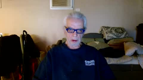 Snapshot of tom112292014 chatting on January 4, 2025, 4:11 pm tom112292014 online show from January 4, 2025, 4:11 pm