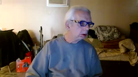Snapshot of tom112292014 chatting on February 26, 2025, 7:05 pm tom112292014 online show from February 26, 2025, 7:05 pm
