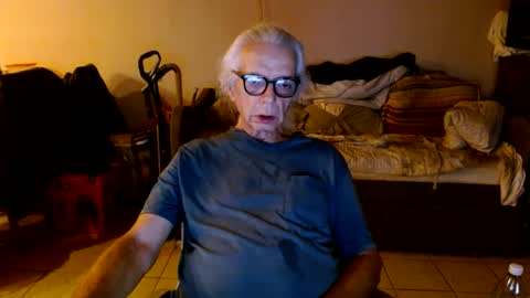 Snapshot of tom112292014 chatting on September 27, 2025, 2:05 am tom112292014 online show from September 27, 2025, 2:05 am
