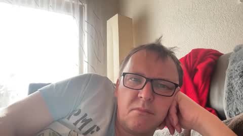 Snapshot of tom6644 chatting on March 8, 2025, 12:20 pm Tom online show from March 8, 2025, 12:20 pm