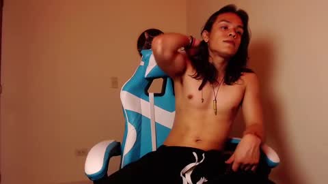 tom online show from October 13, 2025, 3:39 am