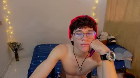 Tom Blue online show from November 5, 2025, 2:39 pm