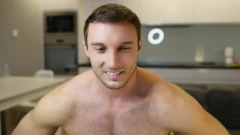 Tom online show from December 4, 2025, 2:26 pm