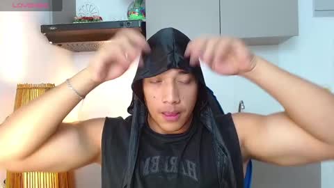 Snapshot of tom_muscle1 chatting on February 7, 2025, 3:08 pm Tom muscle1 online show from February 7, 2025, 3:08 pm