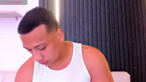 Snapshot of tom_muscle1 chatting on October 29, 2025, 11:56 am Tom muscle1 online show from October 29, 2025, 11:56 am