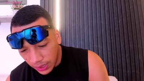 Snapshot of tom_muscle1 chatting on November 1, 2025, 12:18 pm Tom muscle1 online show from November 1, 2025, 12:18 pm