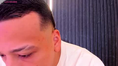 Snapshot of tom_muscle1 chatting on November 4, 2025, 12:04 pm Tom muscle1 online show from November 4, 2025, 12:04 pm