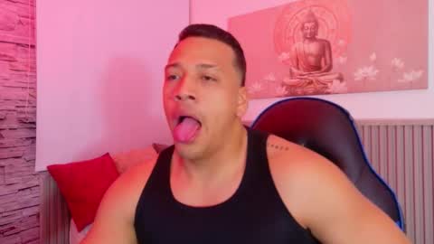 Snapshot of tom_muscle1 chatting on November 22, 2025, 9:30 am Tom muscle1 online show from November 22, 2025, 9:30 am