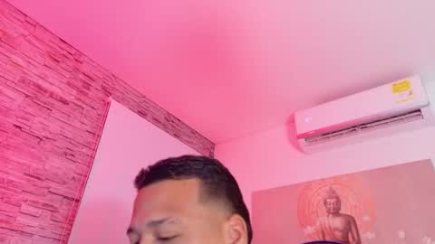 Snapshot of tom_muscle1 chatting on December 14, 2025, 12:32 pm Tom muscle1 online show from December 14, 2025, 12:32 pm