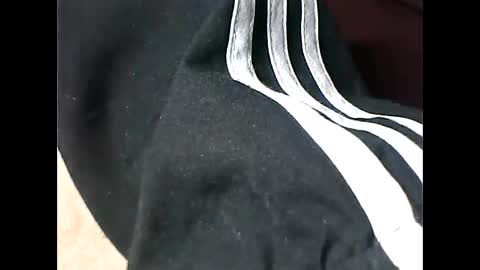 Snapshot of tomas0000 chatting on January 17, 2025, 5:19 pm thomi online show from January 17, 2025, 5:19 pm