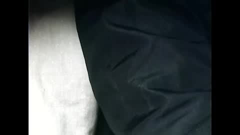 Snapshot of tomas0000 chatting on December 14, 2025, 9:14 am thomi online show from December 14, 2025, 9:14 am