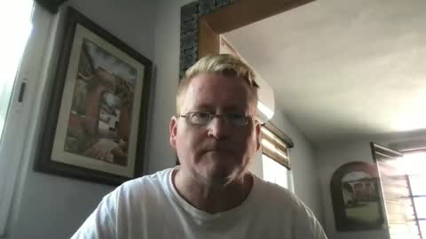 Hola online show from January 3, 2025, 8:32 pm