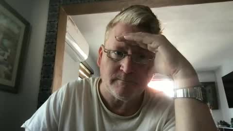 Hola online show from February 14, 2025, 6:40 pm