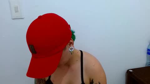 Blue online show from December 3, 2025, 5:11 pm