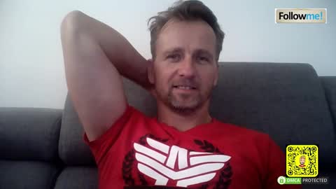 Snapshot of tomhardic chatting on October 24, 2025, 4:31 am TOM online show from October 24, 2025, 4:31 am