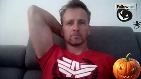 Snapshot of tomhardic chatting on November 1, 2025, 12:07 pm TOM online show from November 1, 2025, 12:07 pm