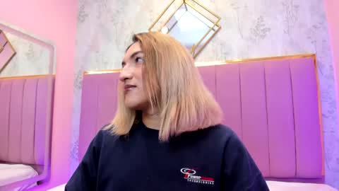   online show from November 30, 2025, 11:47 am