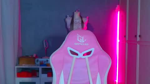 Snapshot of tommioo7 chatting on November 30, 2025, 2:37 am Galadriel online show from November 30, 2025, 2:37 am